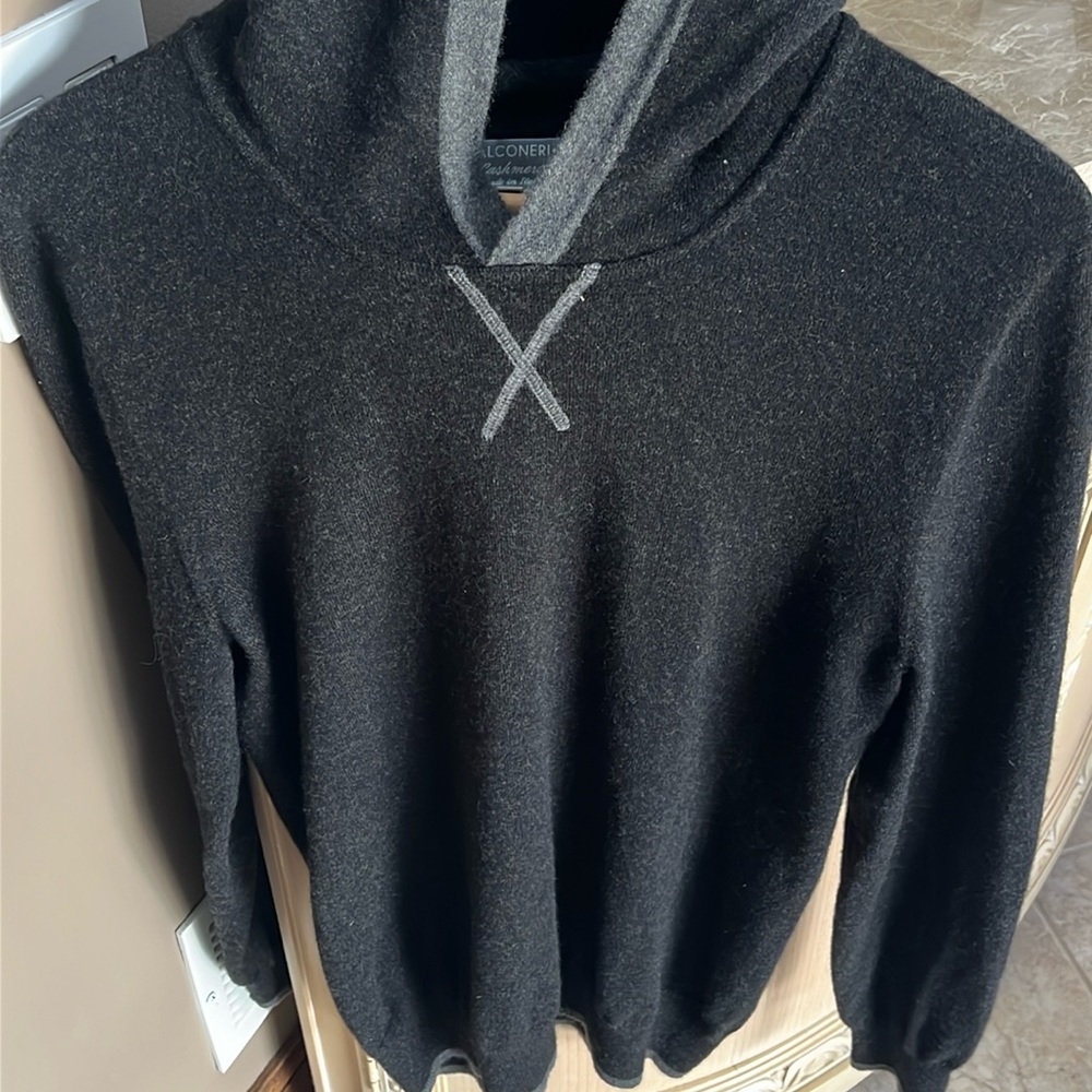 Men’s medium Falconeri cashmere pullover. Worn 1 time. Made in Italy.